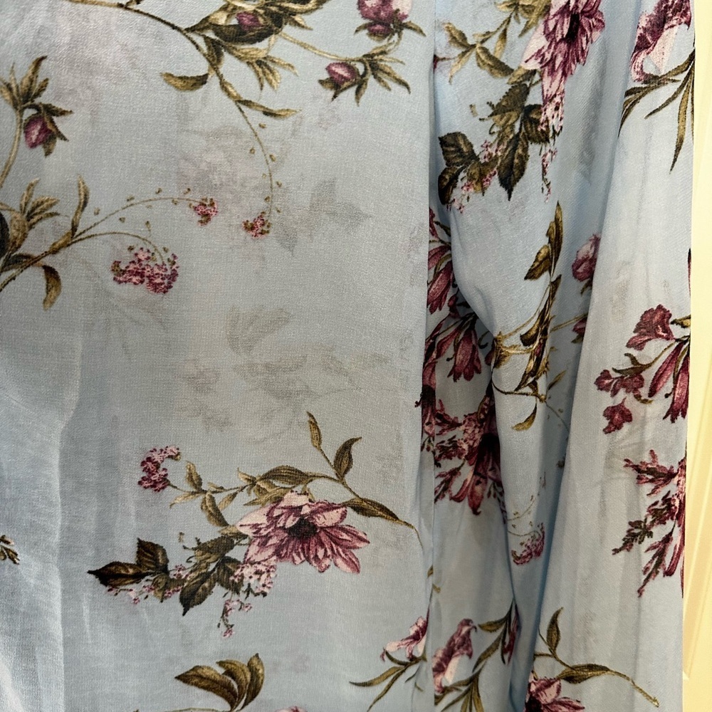 Bleuh Ciel Light Blue Floral Kimono - Picture 2 of 6